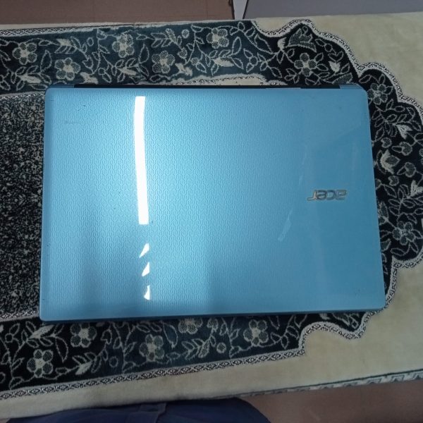 Acer Aspire ES1-311 Pentium Quad Core 4GB RAM 13.3" Laptop - Image 5
