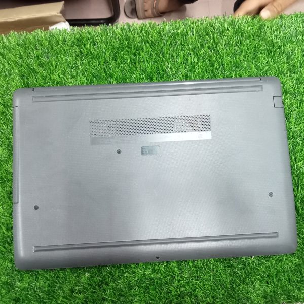 HP 250 G7 i3 7th Gen 4GB RAM 1TB HDD 15.6" Laptop - Image 3