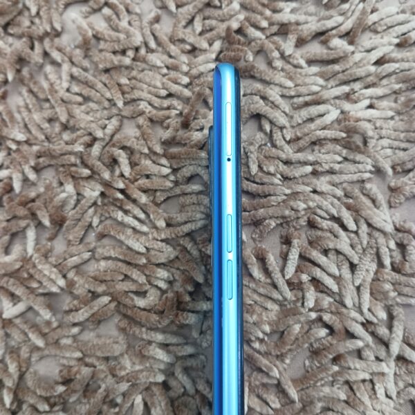 Realme 9i - Image 4