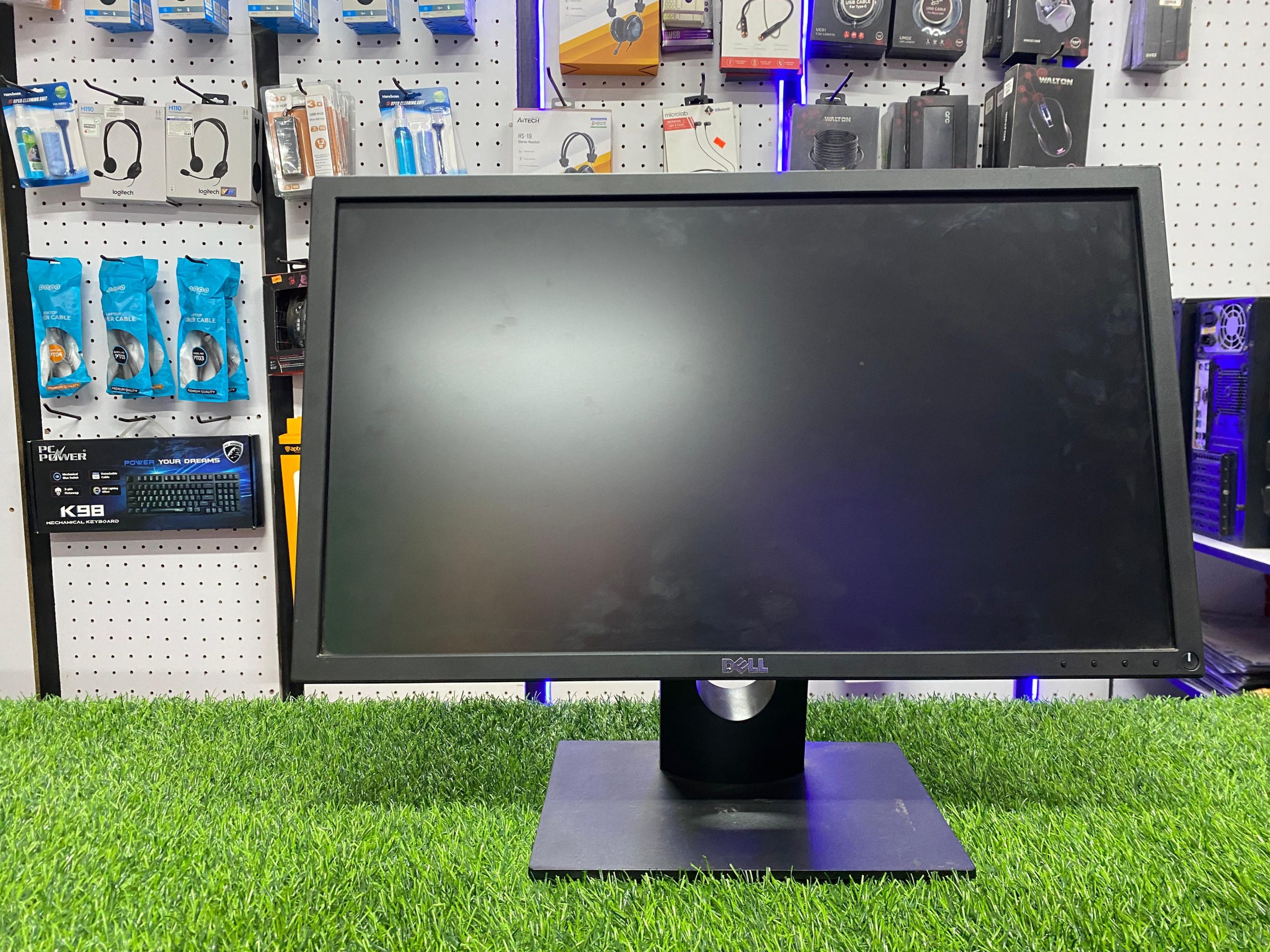 Dell 24 inch Full HD monitor , HDMI , VGA port available - Image 3